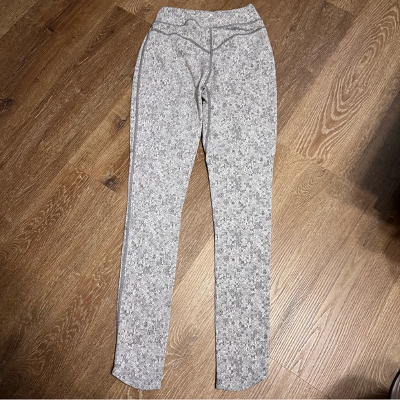 Gymshark Fleur Textured Leggings - Picture 4 of 7